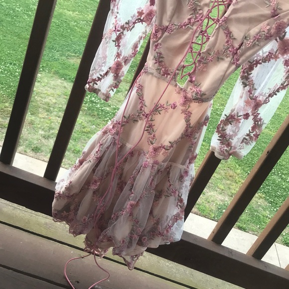 Pink lace and strap up dress. - Picture 8 of 8